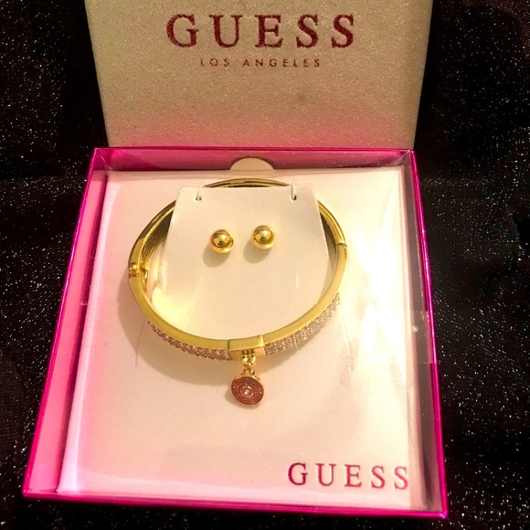NWT GUESS GOLD -TONE BANGLE AND EARRINGS GIFT SET - Picture 3 of 5